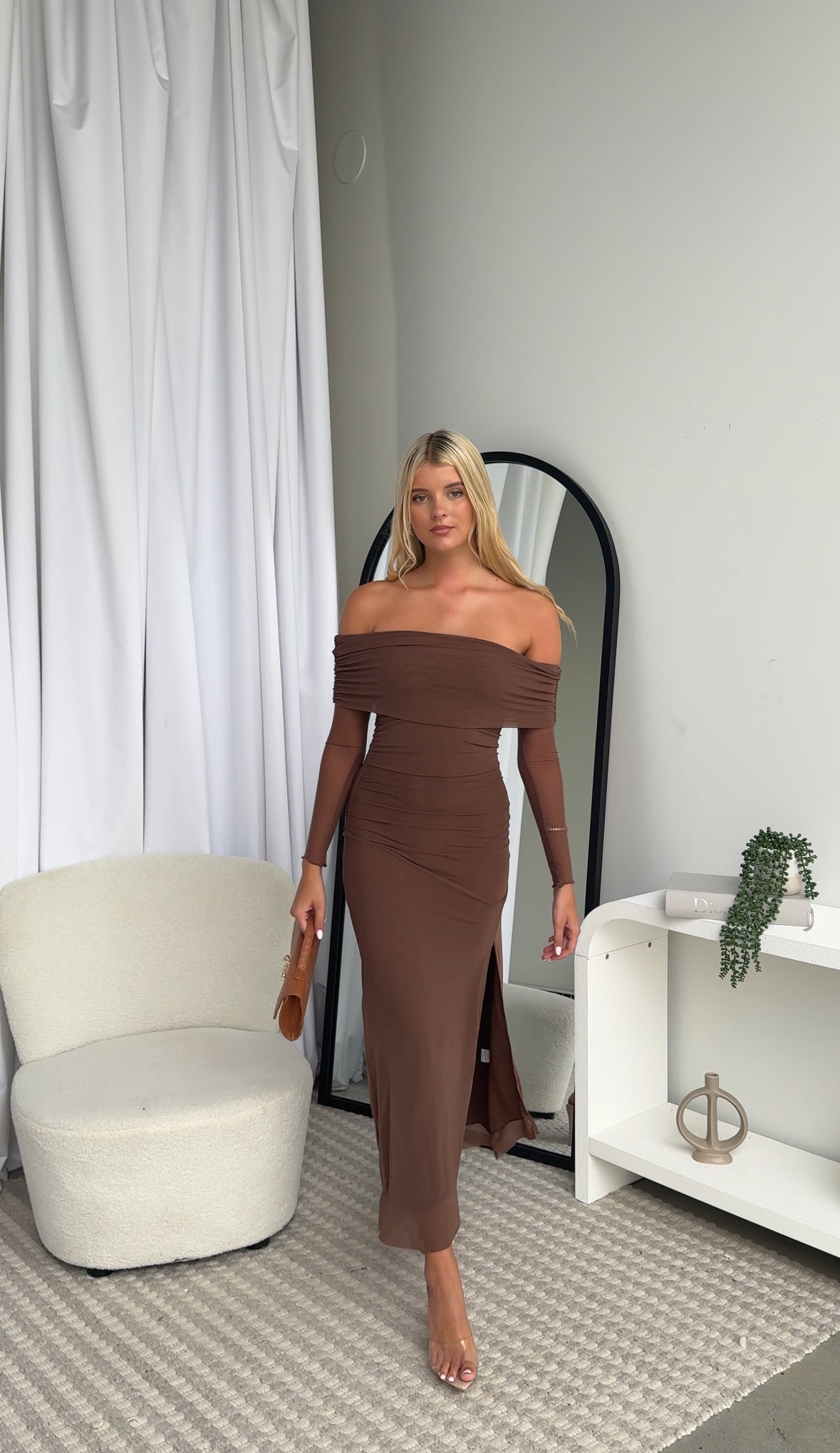 STELLA OFF SHOULDER MAXI - CHOCOLATE