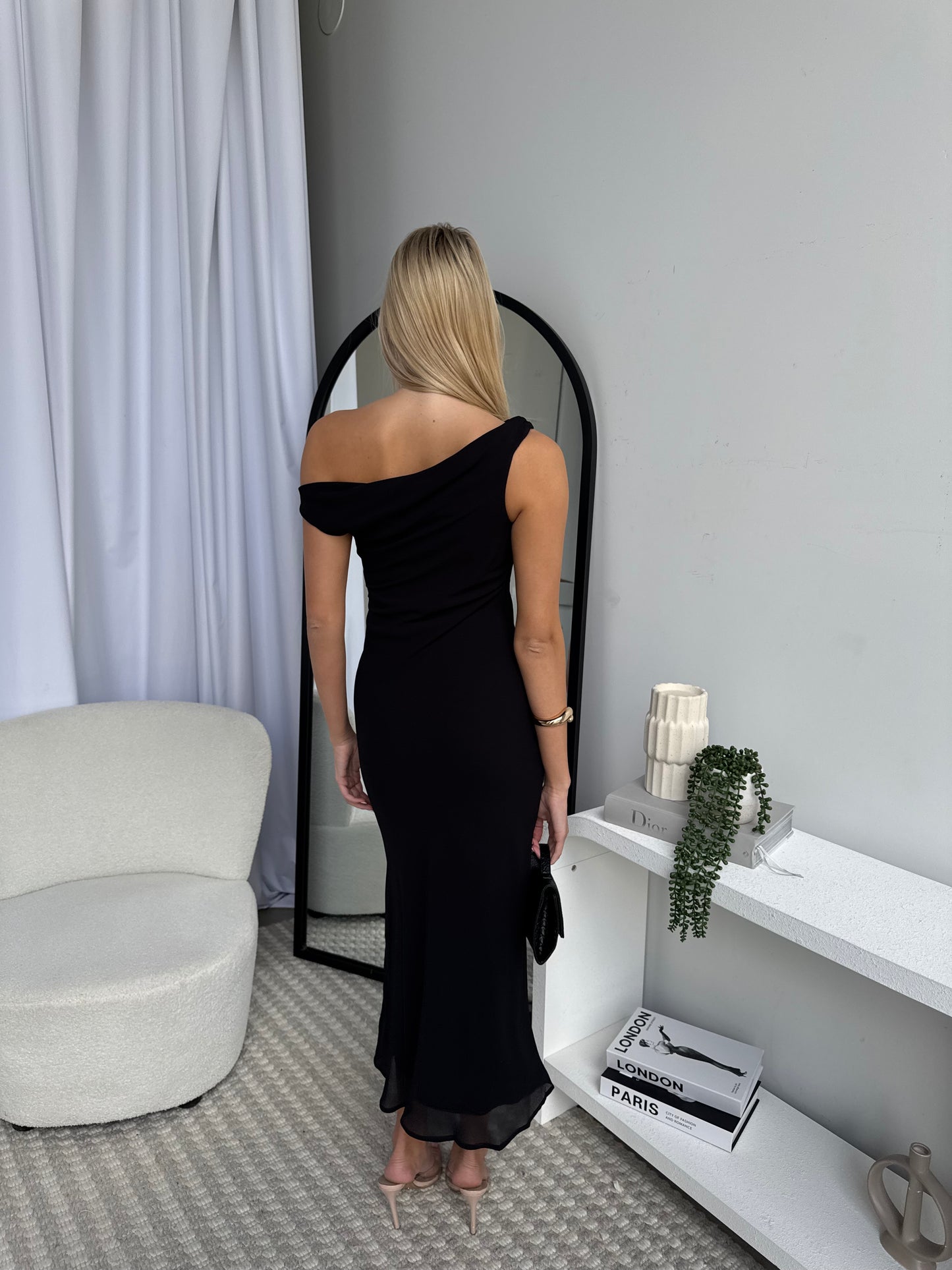 TORI MAXI DRESS - BLACK