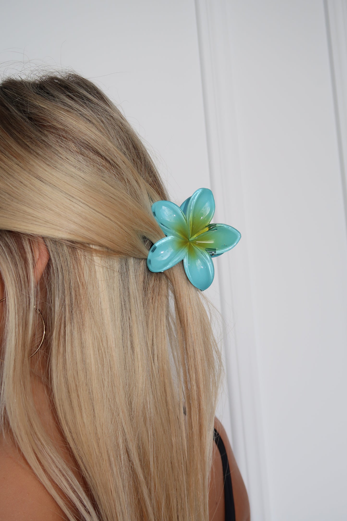 ALINA FLOWER HAIR CLAW - BLUE