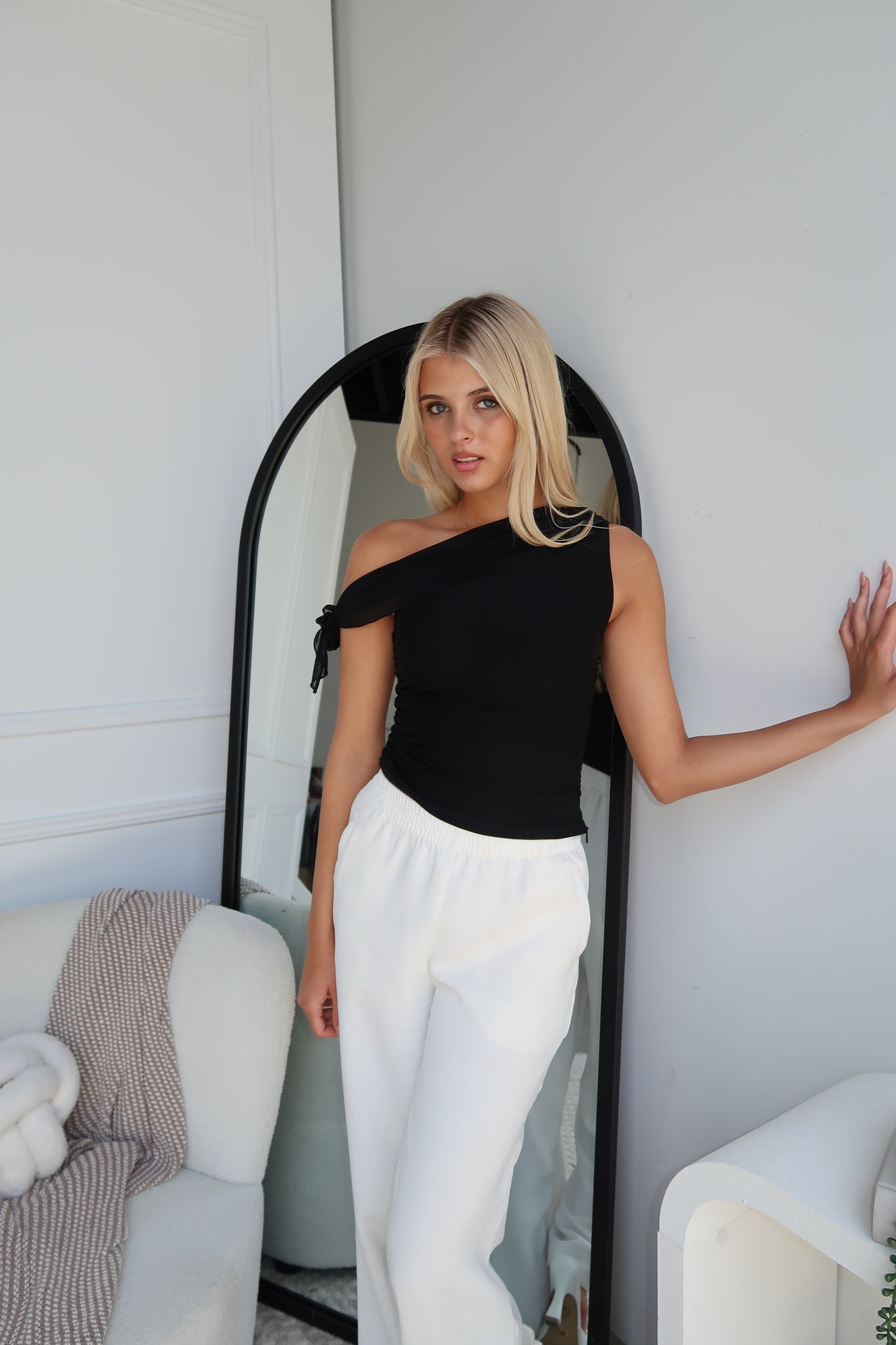 NARIAH TOP - BLACK