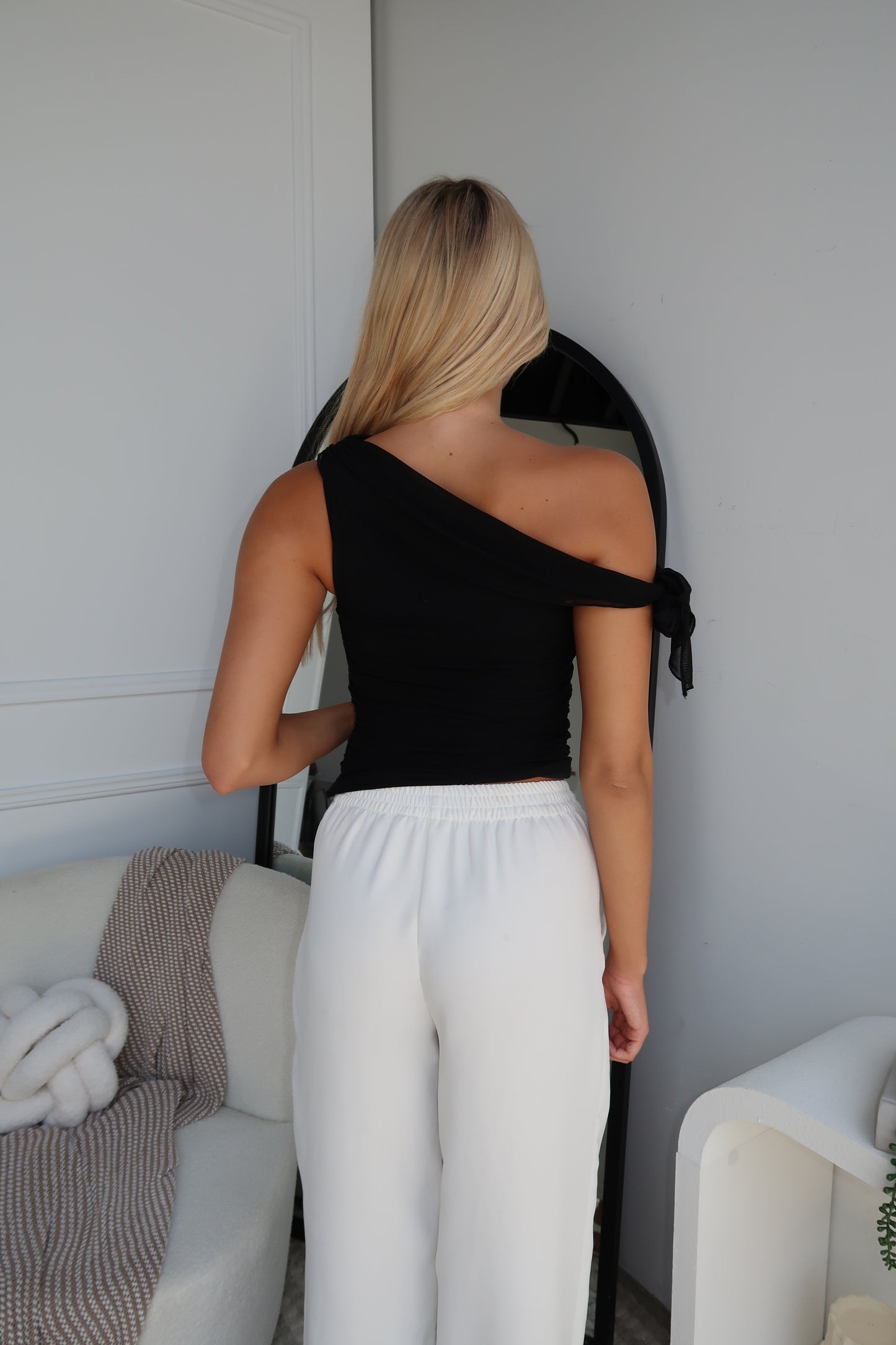 NARIAH TOP - BLACK