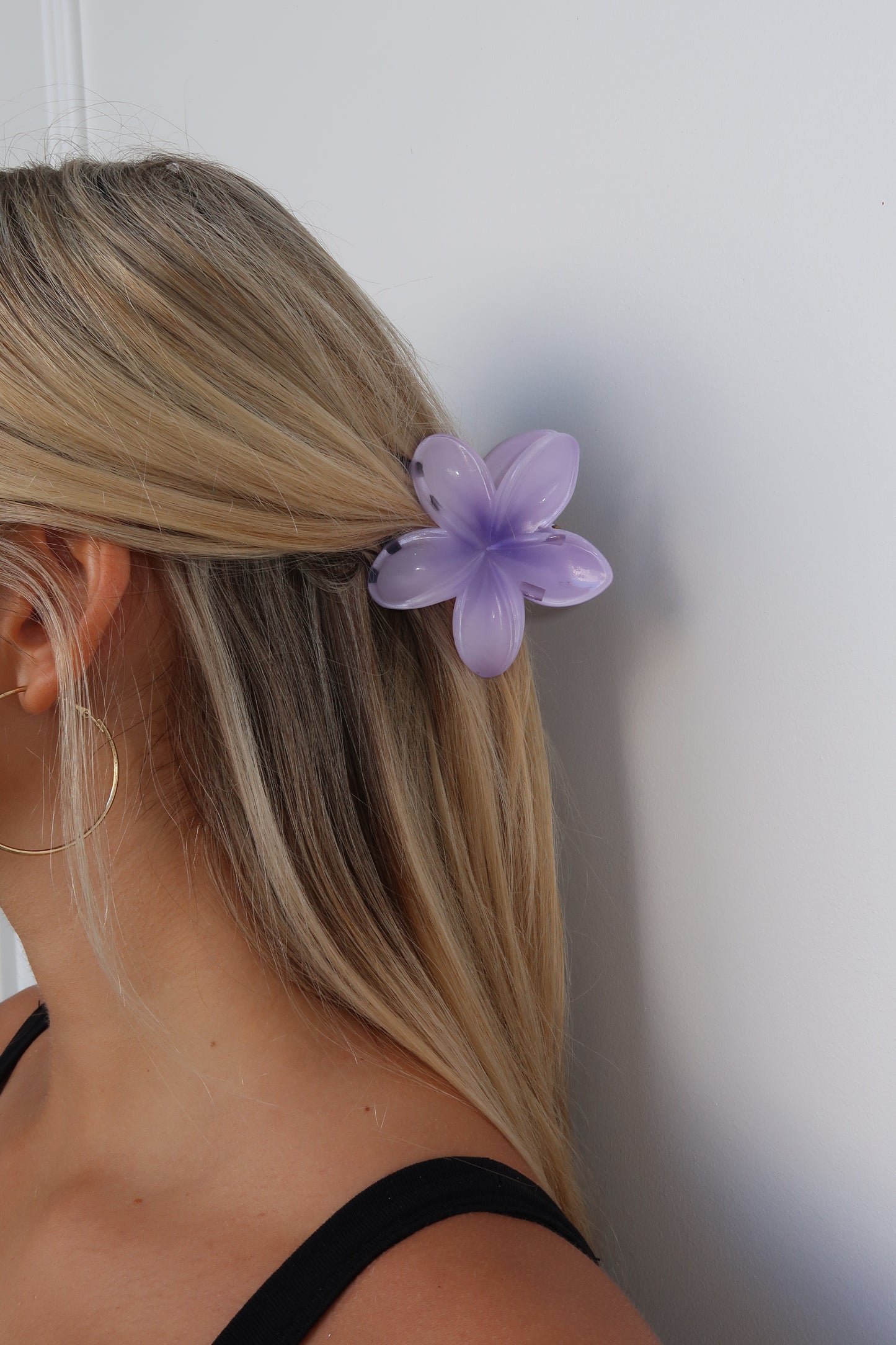 ALINA FLOWER HAIR CLAW - LILAC