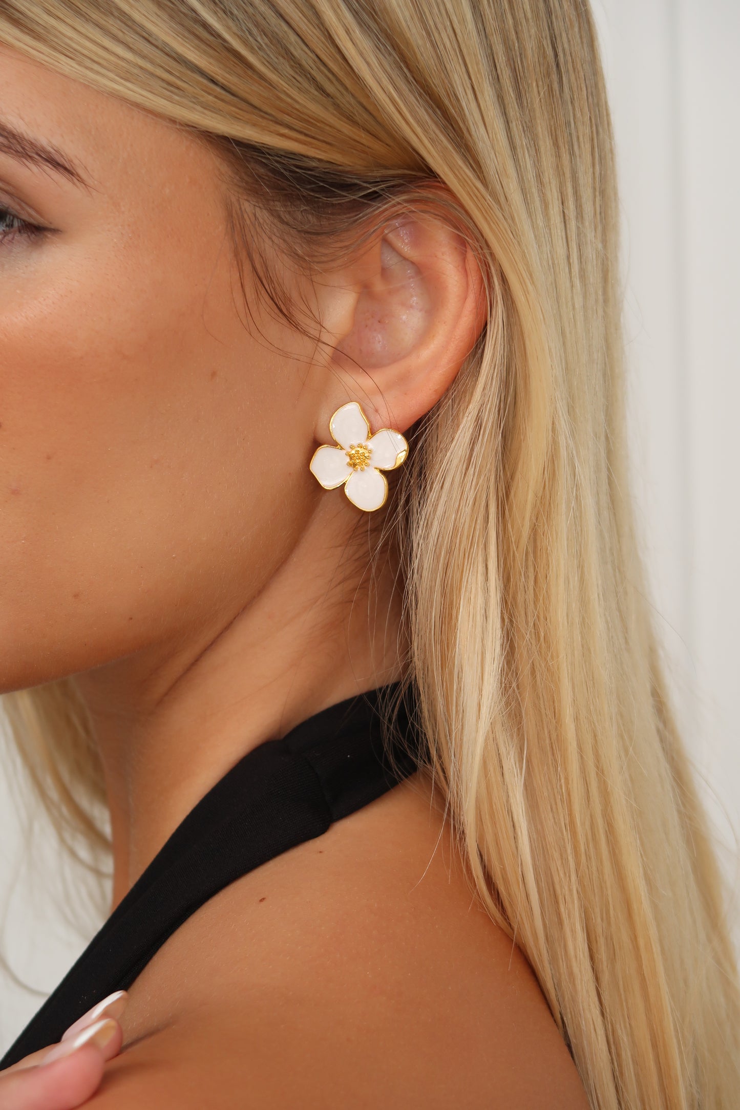 ISLA FLOWER EARRINGS - GOLD