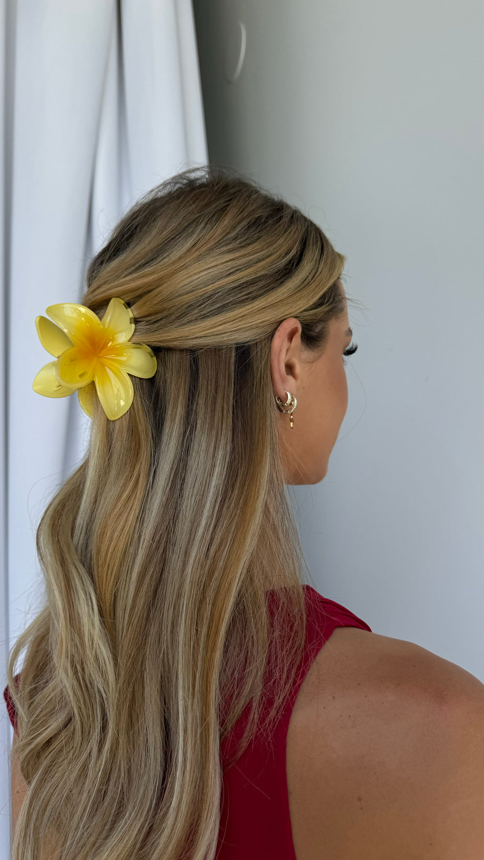 ALINA FLOWER HAIR CLAW YELLOW zaliyaboutique