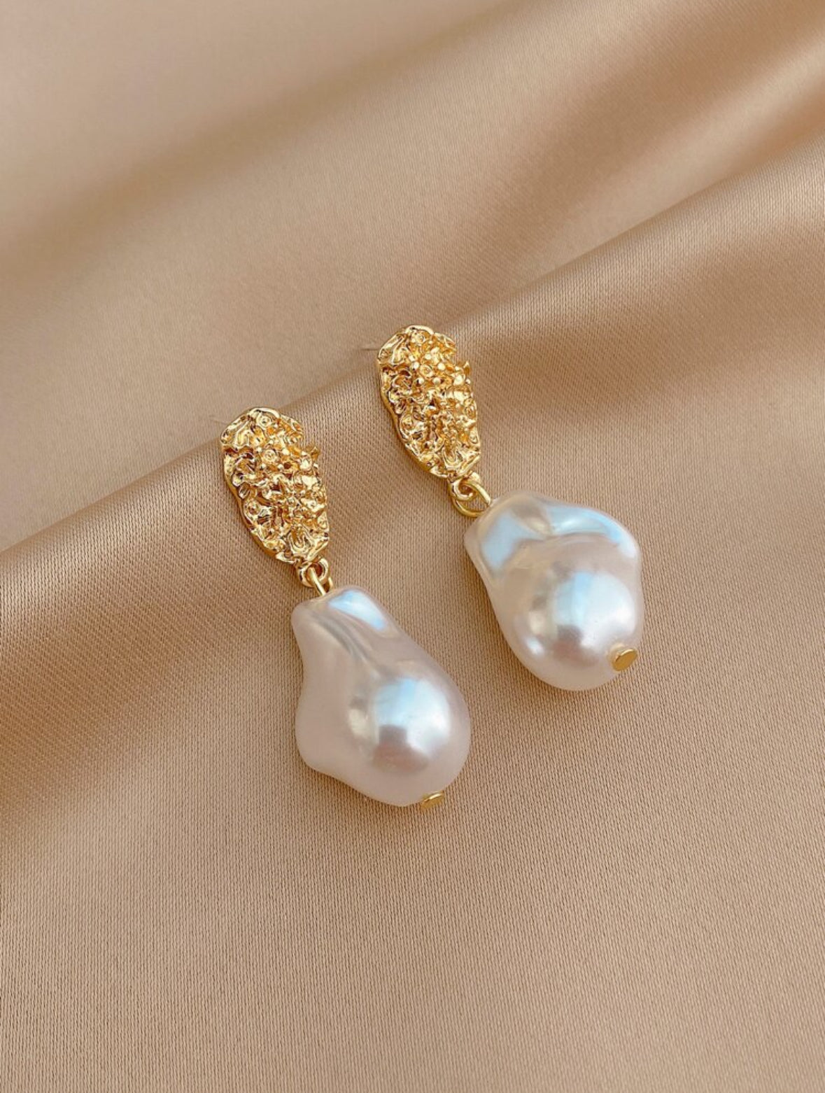LALA EARRINGS - GOLD