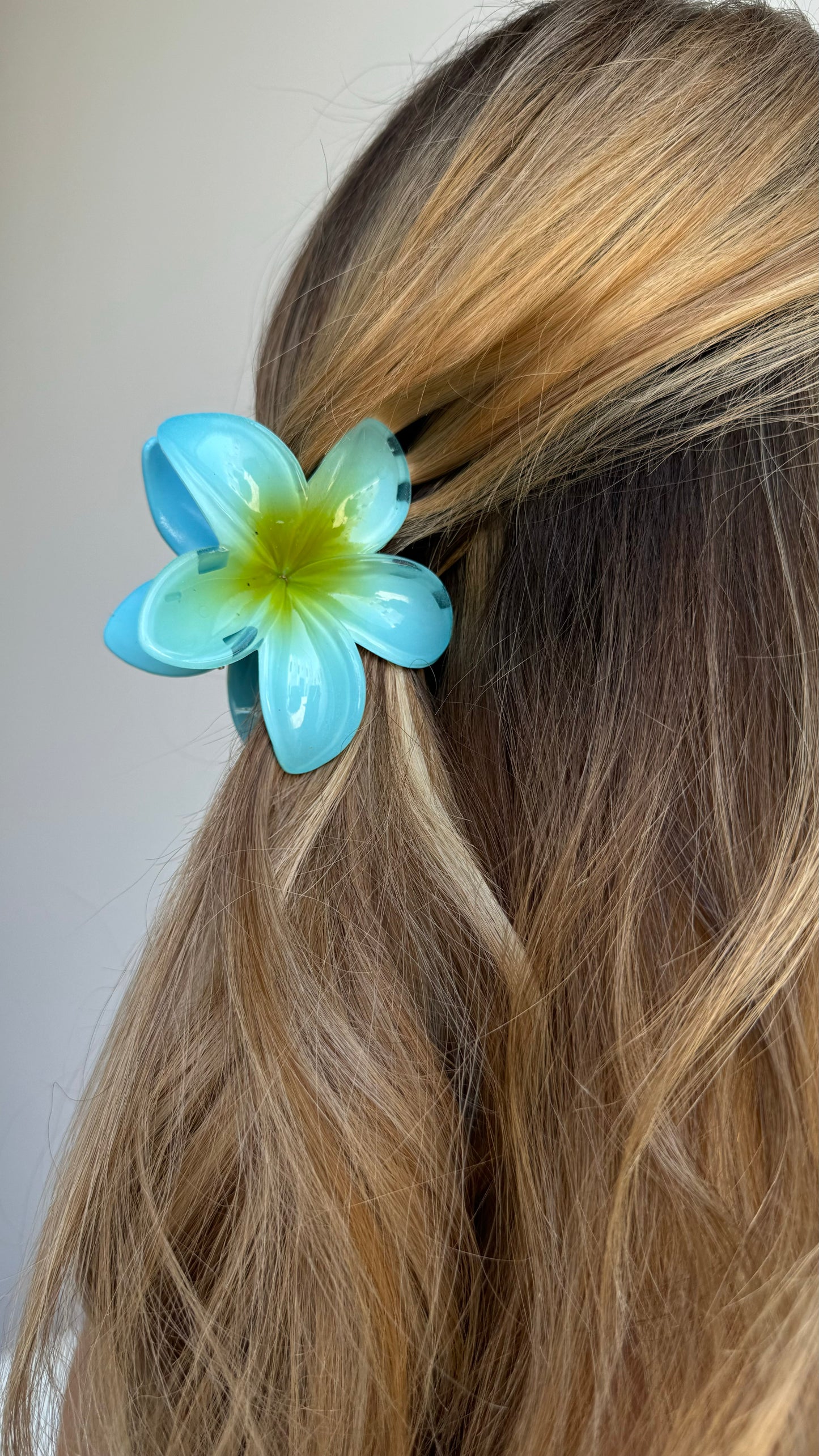 ALINA FLOWER HAIR CLAW - BLUE