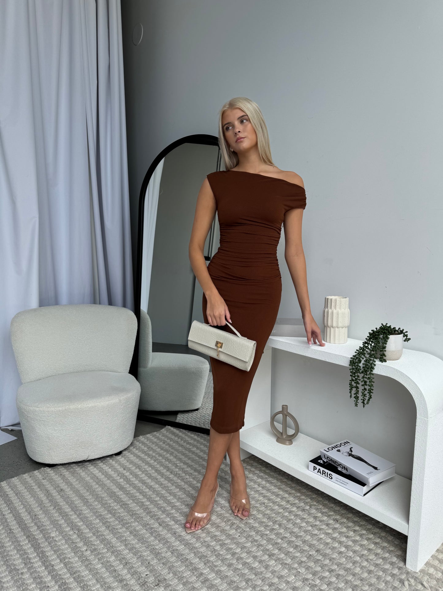 ORIA TEXTURED DRESS - CHOCOLATE