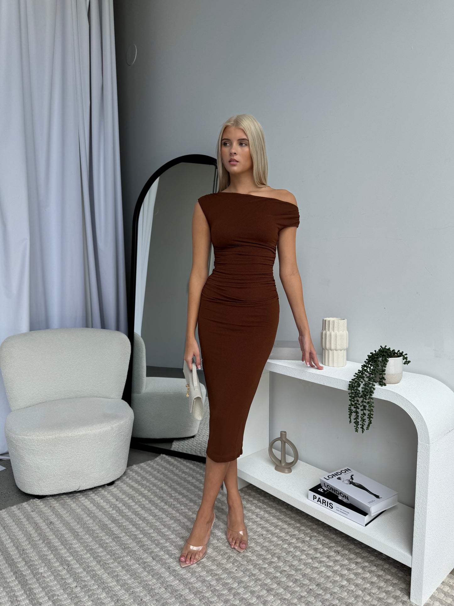 ORIA TEXTURED DRESS - CHOCOLATE