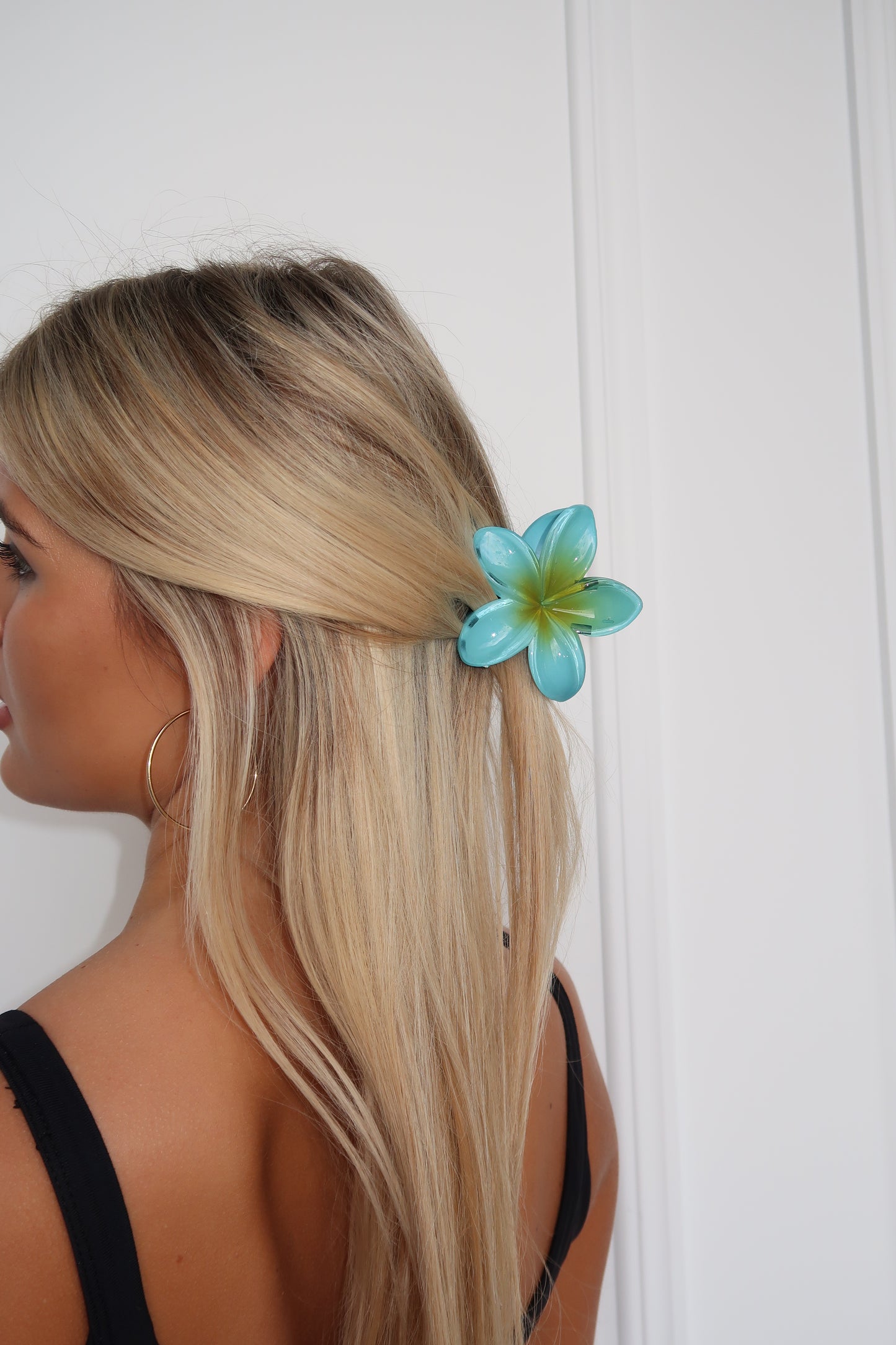 ALINA FLOWER HAIR CLAW - BLUE