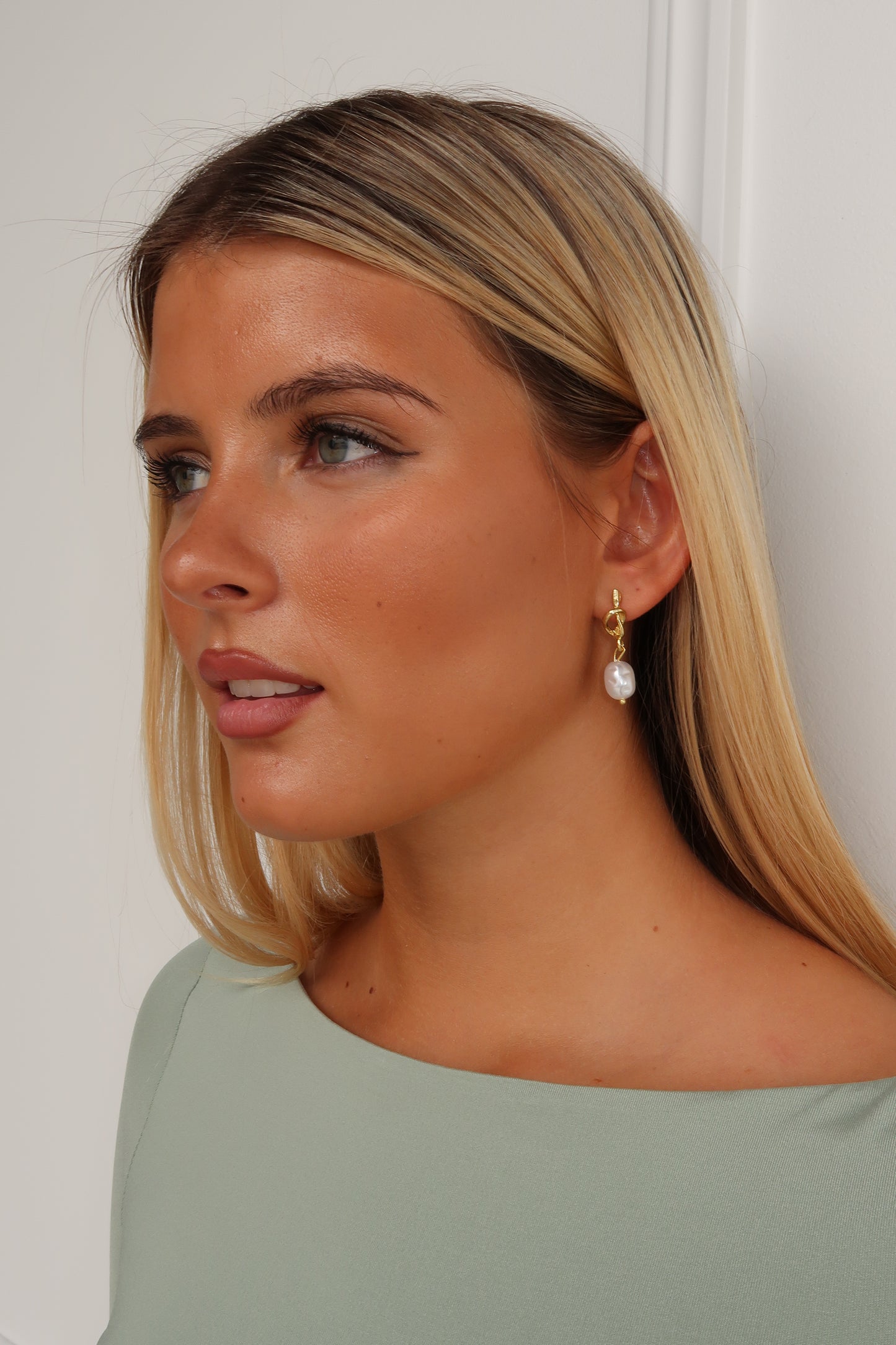 KNOT YOURS EARRINGS - GOLD