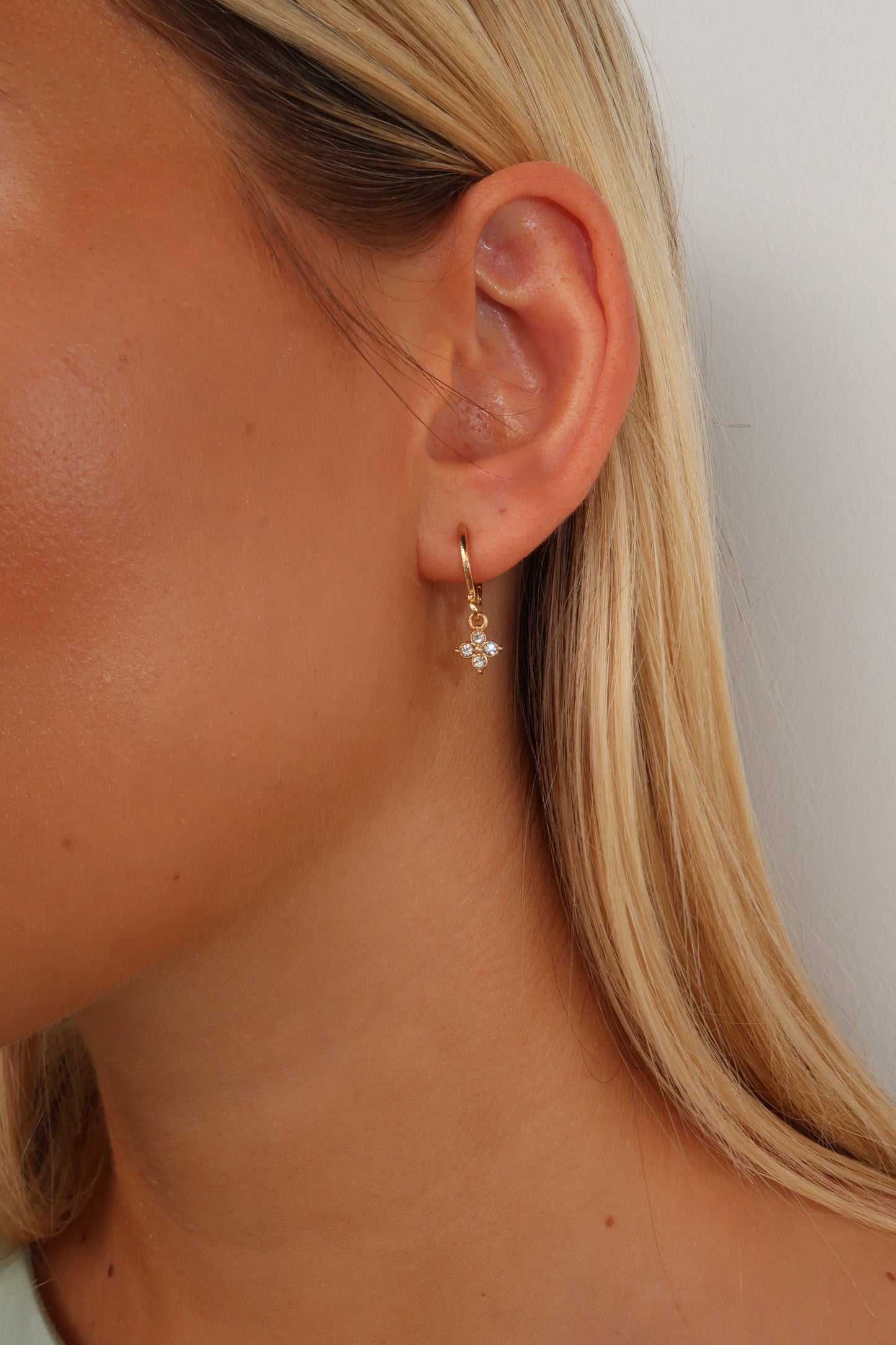 CLEEF EARRINGS - GOLD