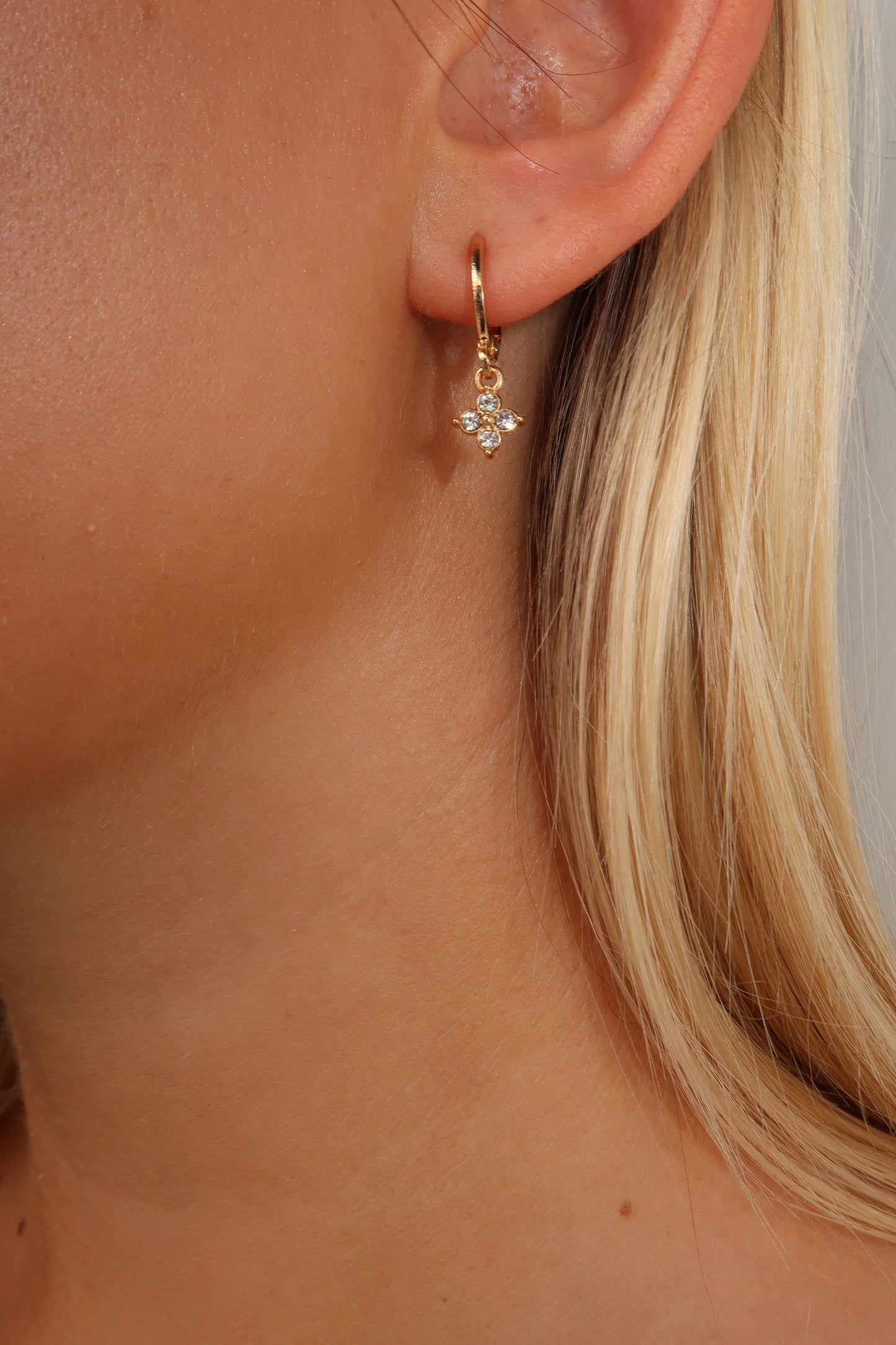 CLEEF EARRINGS - GOLD