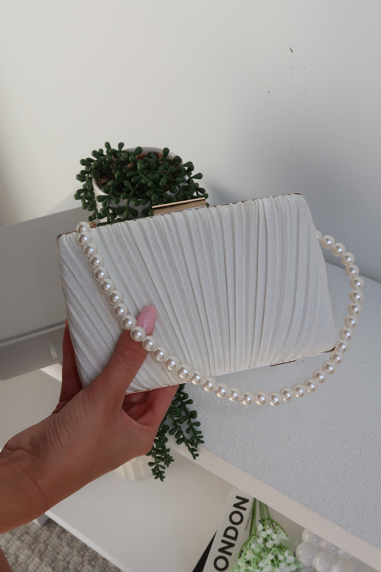 CASSIE PEARL BAG - WHITE