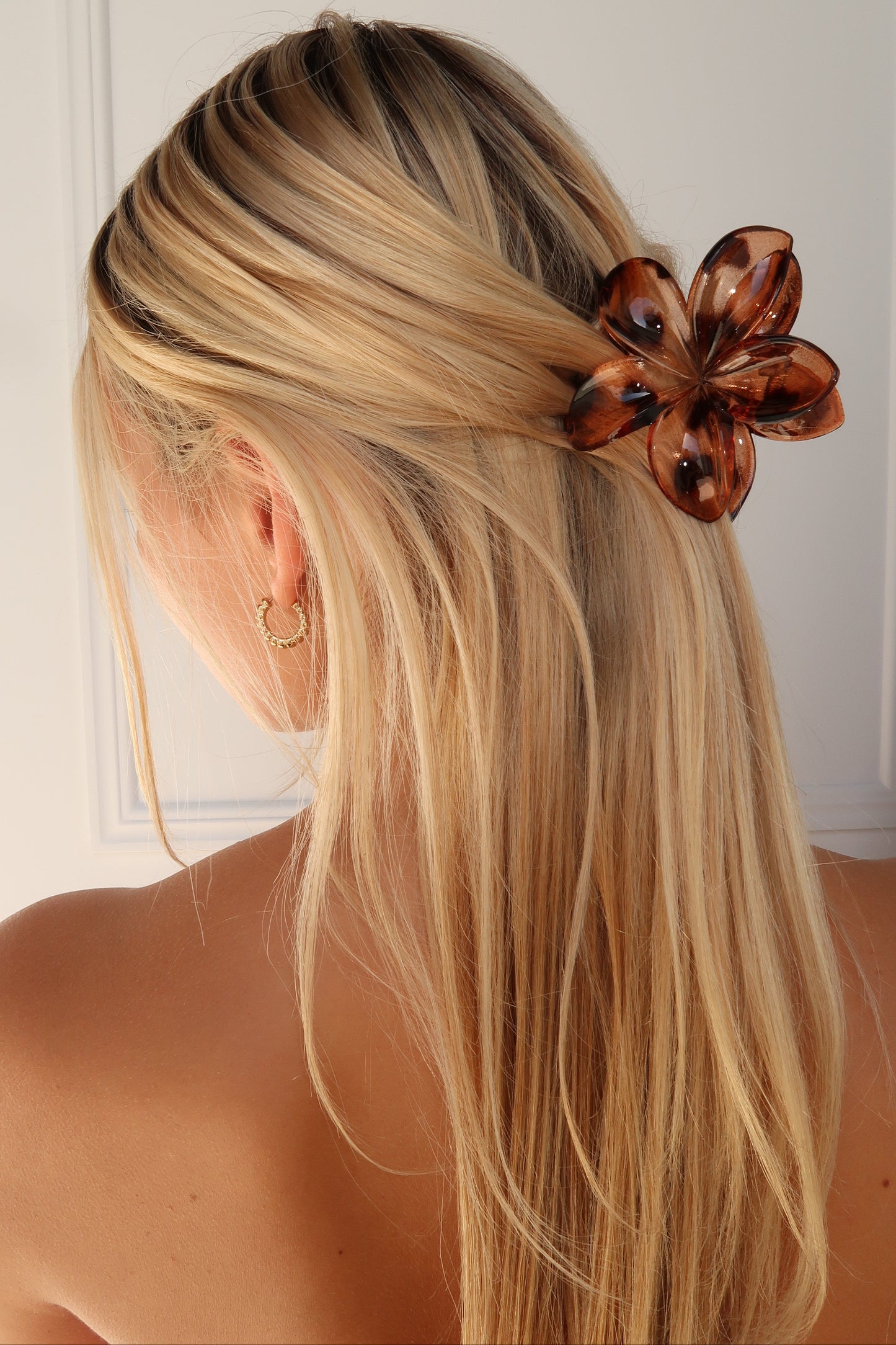 ALINA FLOWER HAIR CLAW - BROWN