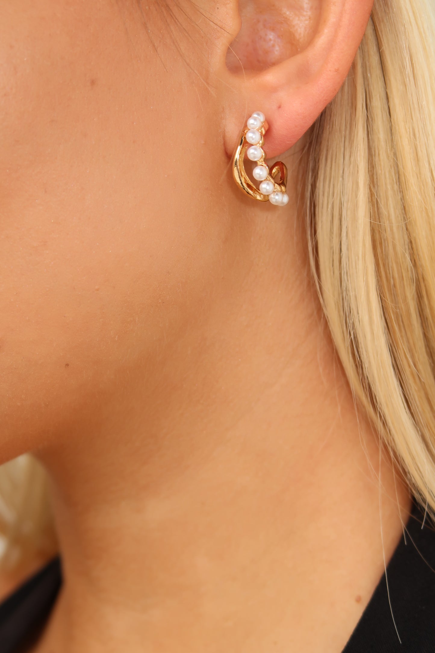 KIMMY PEARL HOOPS - GOLD