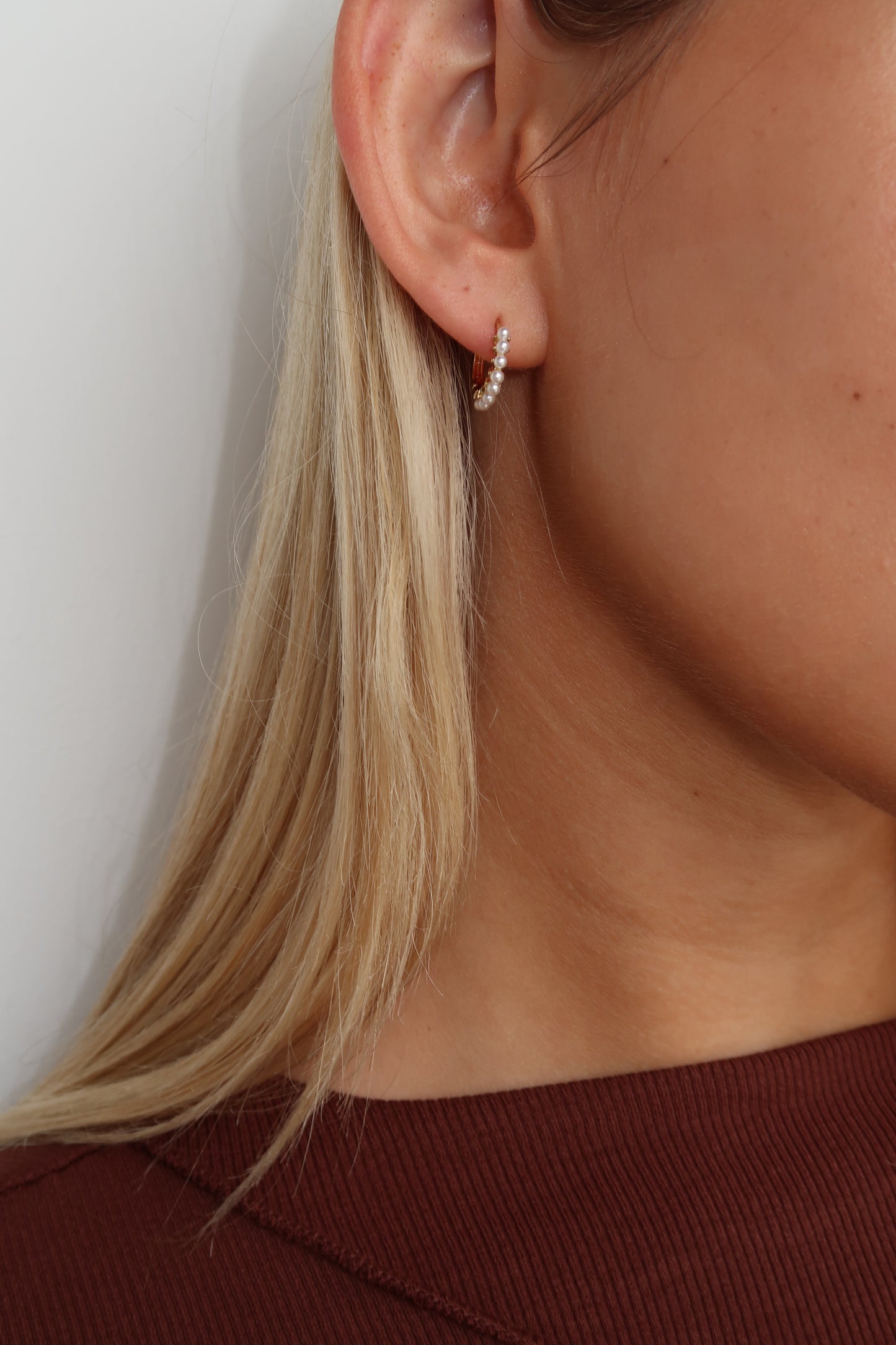 CHLOE PEARL EARRINGS - GOLD