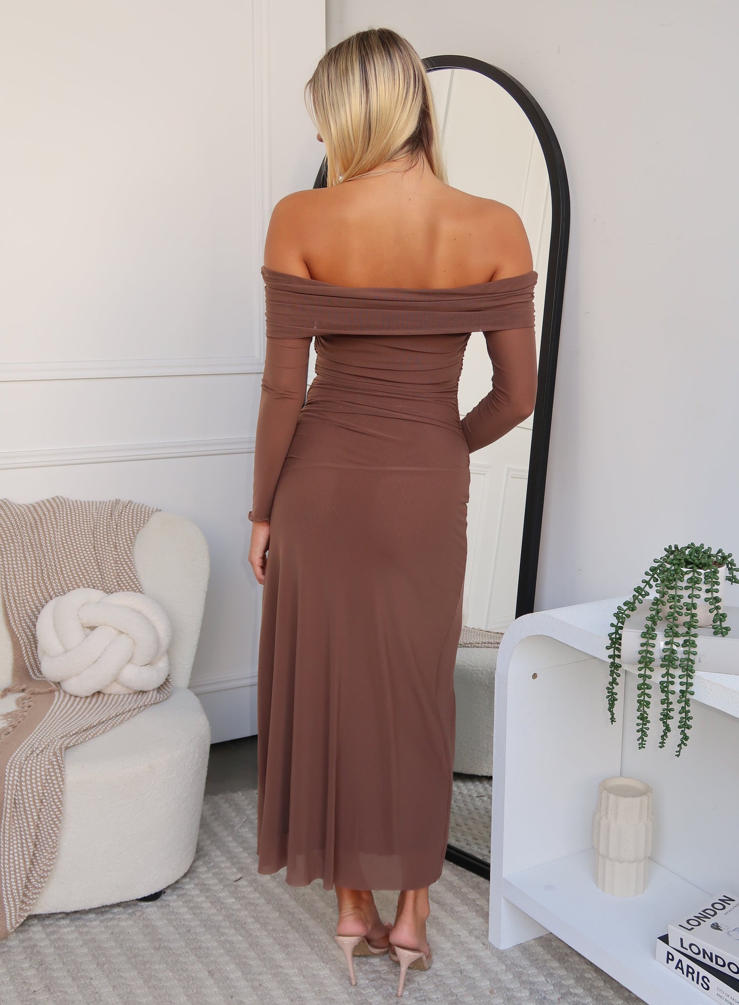 STELLA OFF SHOULDER MAXI - CHOCOLATE